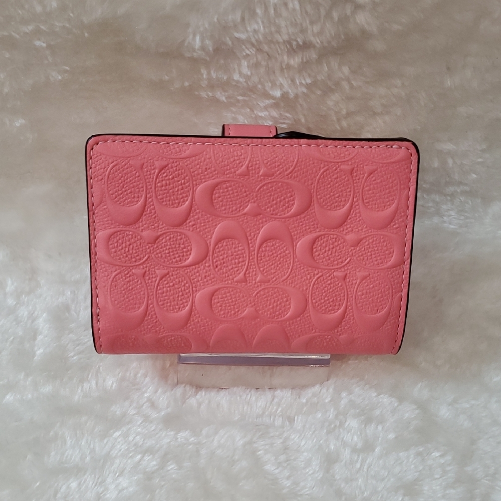 Coach Embossed Leather Medium Corner Zip Barbie Pink Wallet NWOT - Picture 3 of 8